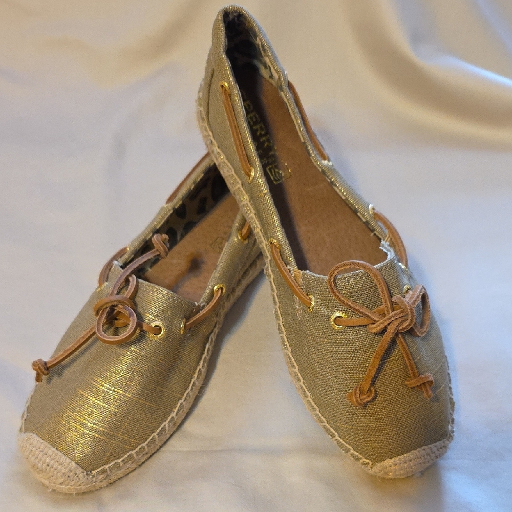 Sperry 8M Gold Espadrilles with Classic Design NWOB